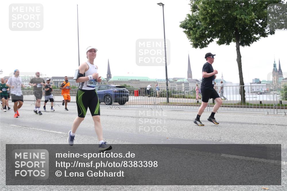 29.06.2025 - hella hamburg halbmarathon Lena Gebhardt http://msf.ph/oto/8383398 29.06.2025 10:49:38 Lombardsbrücke 14389, 11558, 18470, 1040, 1041, 1525, 1625, 1805, 1888, 2067, 2212, 2466, 2527, 2541, 2668, 2862, 2927, 2997, 3070, 3183, 3232, 3383, 3943, 4403, 4525, 4527, 4589, 4769, 4809, 4870, 5076, 5106, 5463, 5552, 5694, 6191, 6694, 6989, 7301, 7305, 7339, 7366, 7650, 7679, 7931, 7936, 8065, 8549, 9015, 9162, 9245, 9261, 10033, 10038, 10130, 10333, 10403, 10479, 10683, 10704, 10782, 10785, 11558, 11631, 12124, 12388, 13764, 14545, 14692 meine-sportfotos.de