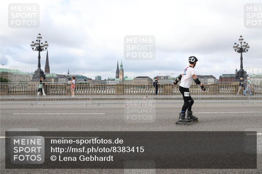 29.06.2025 - hella hamburg halbmarathon Lena Gebhardt http://msf.ph/oto/8383415 29.06.2025 09:15:16 Lombardsbrücke 519 meine-sportfotos.de