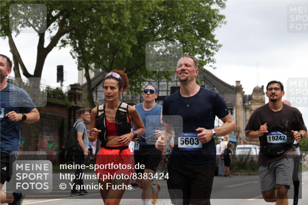29.06.2025 - hella hamburg halbmarathon Yannick Fuchs http://msf.ph/oto/8383424 29.06.2025 10:55:06 20KM 1188, 1453, 1823, 2426, 2661, 3698, 5379, 5602, 5603, 5613, 5775, 6674, 6708, 6921, 7250, 7306, 7759, 7761, 8177, 8483, 8662, 9021, 9071, 9611, 9984, 10295, 10882, 11515, 12377, 12789, 12908, 13459, 13516, 13558, 16621, 17145, 17181, 17226, 17670, 17951, 18133, 18757, 19117, 19146, 19242 meine-sportfotos.de