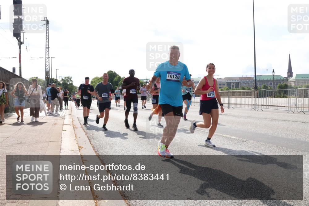 29.06.2025 - hella hamburg halbmarathon Lena Gebhardt http://msf.ph/oto/8383441 29.06.2025 10:02:50 Lombardsbrücke 5734, 8624, 13184, 10128, 16654, 6752, 1128, 1254, 1414, 1482, 1702, 1733, 2685, 2712, 2780, 2782, 2810, 2819, 3225, 3630, 3780, 3919, 3976, 4066, 4204, 4613, 4665, 4904, 5734, 6208, 6217, 6708, 6752, 6815, 6860, 6997, 7049, 7210, 7211, 7323, 7869, 7888, 8003, 8364, 8481, 8483, 8614, 8624, 8662, 8749, 9006, 9131, 9554, 9986, 10128, 10295, 10539, 11191, 11250, 11515, 11670, 11702, 11782, 11935, 11968, 12169, 12422, 12908, 13664, 14224 meine-sportfotos.de
