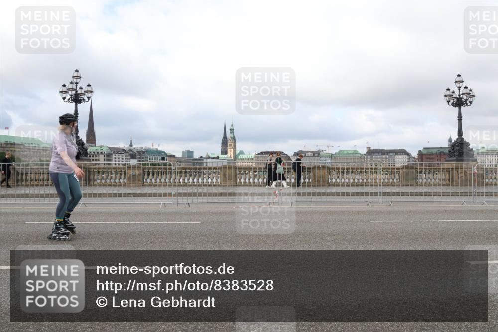 29.06.2025 - hella hamburg halbmarathon Lena Gebhardt http://msf.ph/oto/8383528 29.06.2025 09:15:24 Lombardsbrücke  meine-sportfotos.de