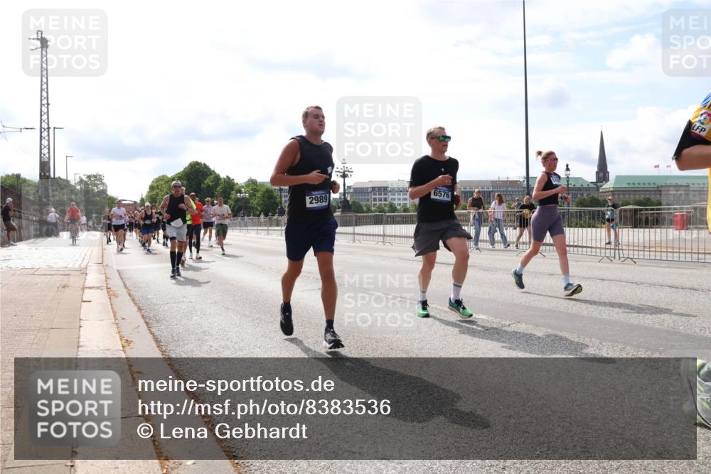 29.06.2025 - hella hamburg halbmarathon Lena Gebhardt http://msf.ph/oto/8383536 29.06.2025 10:15:41 Lombardsbrücke 2989, 6576, 1440, 1524, 2076, 2110, 2720, 2989, 3167, 3417, 3650, 4007, 4466, 4492, 4494, 5069, 5271, 5739, 5986, 6376, 6576, 7452, 7809, 7810, 7897, 7941, 7942, 8256, 8746, 8885, 9192, 9307, 9423, 9657, 9675, 9847, 9997, 10108, 10608, 10775, 10858, 11113, 11303, 11478, 11774, 11783, 11818, 12427, 12457, 12469, 12521, 13179, 13197, 13453, 13500, 13818, 13951, 14413, 14423, 14550, 14552, 15150, 15307, 15740 meine-sportfotos.de