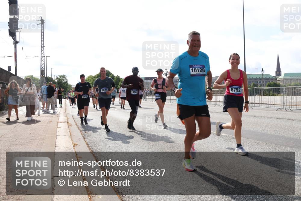 29.06.2025 - hella hamburg halbmarathon Lena Gebhardt http://msf.ph/oto/8383537 29.06.2025 10:02:51 Lombardsbrücke 8624, 5734, 13184, 10128, 6752, 1128, 1254, 1414, 1482, 1702, 1733, 2685, 2712, 2780, 2782, 2810, 2819, 3225, 3630, 3780, 3919, 3976, 4066, 4204, 4613, 4665, 4904, 5734, 6208, 6217, 6708, 6752, 6815, 6860, 6997, 7049, 7210, 7211, 7323, 7869, 7888, 8003, 8364, 8481, 8483, 8614, 8624, 8662, 8749, 9006, 9131, 9439, 9554, 9986, 10128, 10295, 10539, 11191, 11250, 11515, 11670, 11702, 11782, 11935, 11968, 12169, 12422, 12908, 13664, 13874, 14224 meine-sportfotos.de