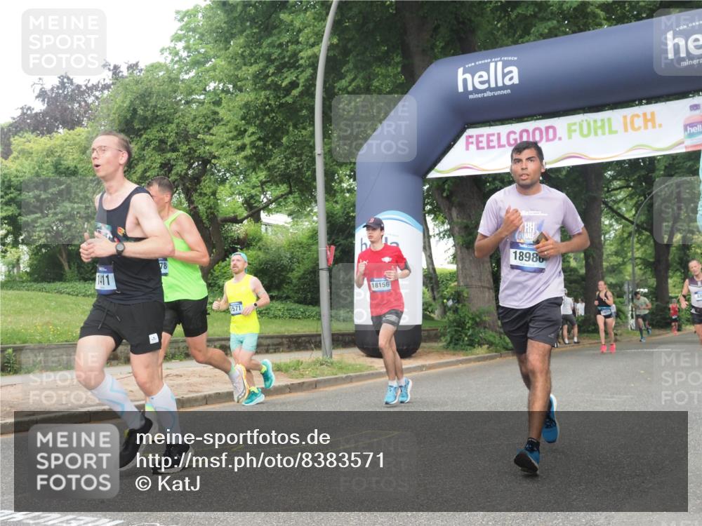 29.06.2025 - hella hamburg halbmarathon KatJ http://msf.ph/oto/8383571 29.06.2025 10:25:32 Zwischen KM18-KM19 1411, 1571, 3959, 5315, 5961, 8362 meine-sportfotos.de