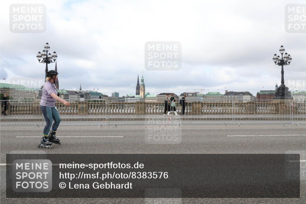 29.06.2025 - hella hamburg halbmarathon Lena Gebhardt http://msf.ph/oto/8383576 29.06.2025 09:15:25 Lombardsbrücke  meine-sportfotos.de