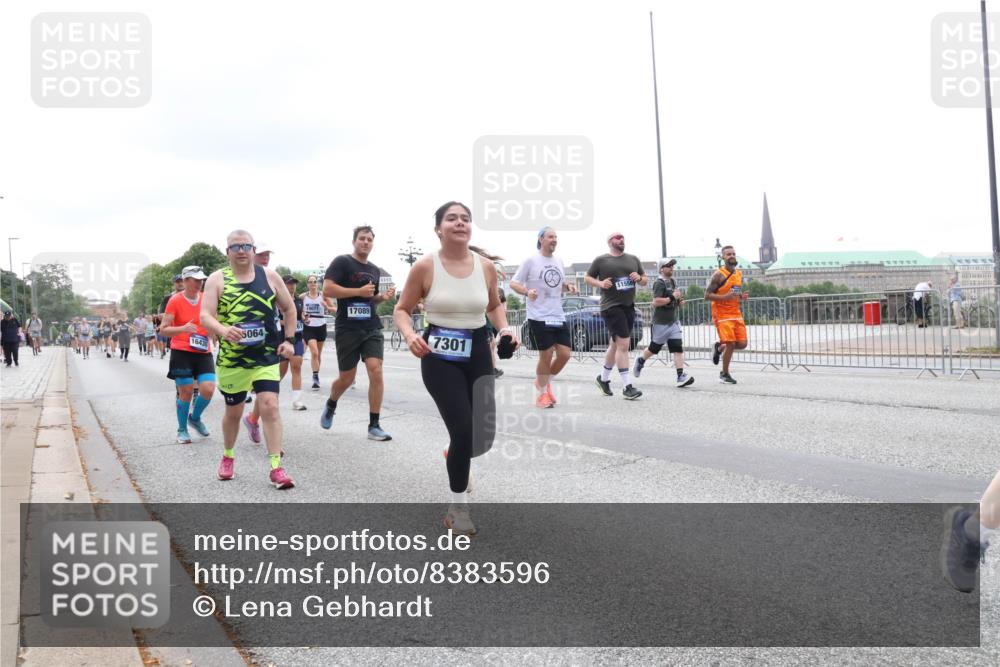 29.06.2025 - hella hamburg halbmarathon Lena Gebhardt http://msf.ph/oto/8383596 29.06.2025 10:49:39 Lombardsbrücke 16436, 5064, 17089, 7301, 11558, 1040, 1041, 1525, 1625, 1805, 1888, 2067, 2212, 2466, 2527, 2541, 2668, 2862, 2927, 2997, 3070, 3183, 3232, 3383, 3943, 4403, 4525, 4527, 4589, 4769, 4809, 4870, 5076, 5106, 5463, 5552, 5694, 6191, 6694, 6989, 7301, 7305, 7339, 7366, 7650, 7679, 7931, 7936, 8065, 8549, 9015, 9162, 9245, 9261, 10033, 10038, 10130, 10333, 10403, 10479, 10683, 10704, 10782, 10785, 11558, 11631, 12124, 12388, 13764, 14545, 14692 meine-sportfotos.de