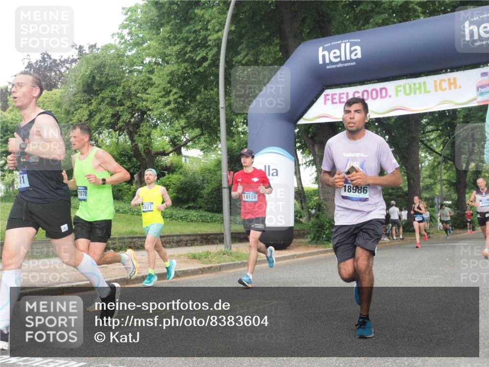 29.06.2025 - hella hamburg halbmarathon KatJ http://msf.ph/oto/8383604 29.06.2025 10:25:33 Zwischen KM18-KM19 1411, 1571, 4860, 5315, 5961, 8362 meine-sportfotos.de