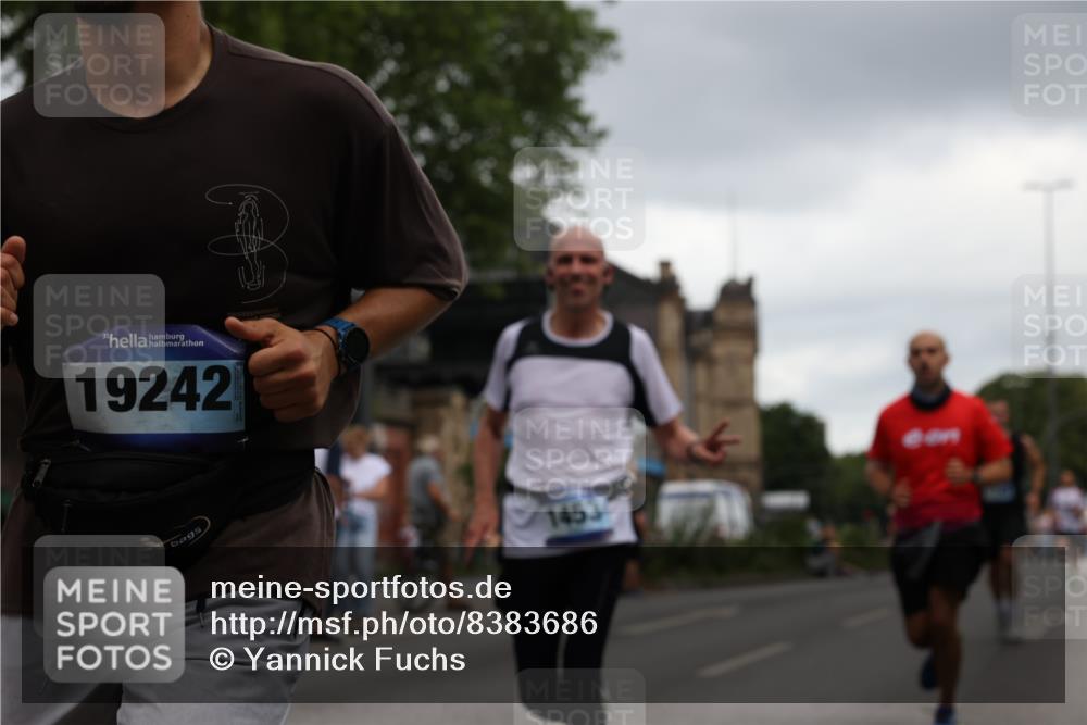 29.06.2025 - hella hamburg halbmarathon Yannick Fuchs http://msf.ph/oto/8383686 29.06.2025 10:55:07 20KM 1188, 1453, 1823, 2426, 2661, 3698, 5379, 5602, 5603, 5613, 5775, 6674, 6708, 6921, 7250, 7306, 7759, 7761, 8177, 8483, 9071, 9453, 9611, 9984, 10295, 10882, 11515, 12377, 12789, 12908, 13459, 13516, 13558, 16621, 17145, 17181, 17226, 17670, 17951, 18133, 18757, 19117, 19146, 19242 meine-sportfotos.de