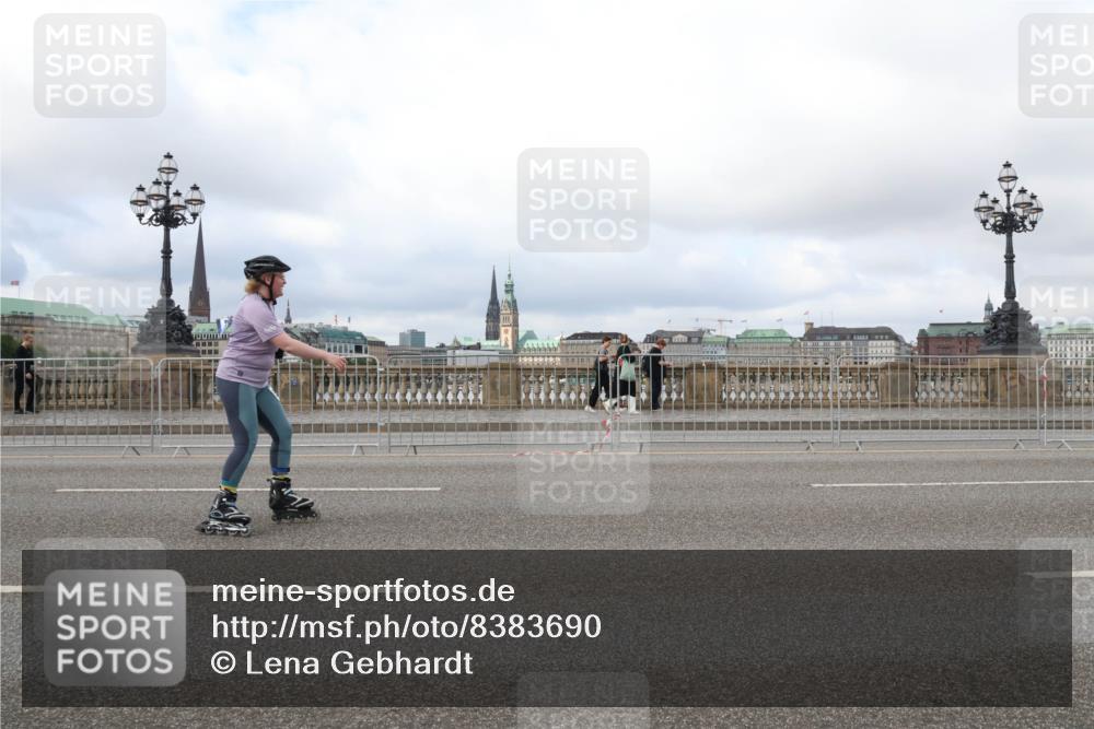 29.06.2025 - hella hamburg halbmarathon Lena Gebhardt http://msf.ph/oto/8383690 29.06.2025 09:15:25 Lombardsbrücke  meine-sportfotos.de