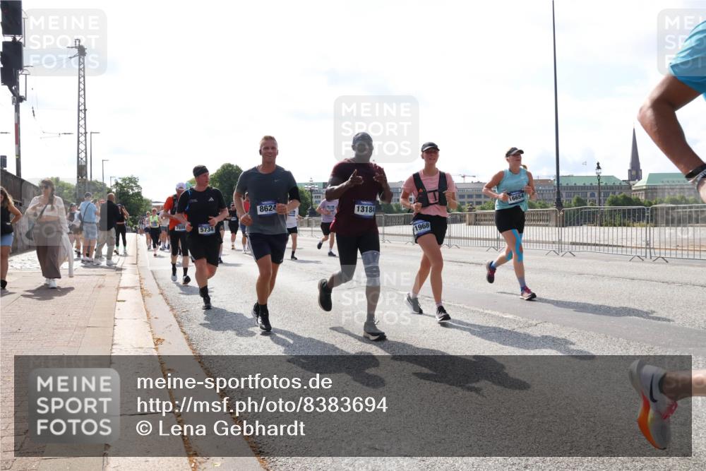 29.06.2025 - hella hamburg halbmarathon Lena Gebhardt http://msf.ph/oto/8383694 29.06.2025 10:02:51 Lombardsbrücke 8624, 7888, 5734, 13184, 16654, 1968, 1128, 1254, 1414, 1482, 1702, 1733, 2685, 2712, 2780, 2782, 2810, 2819, 3225, 3630, 3780, 3919, 3976, 4066, 4204, 4613, 4665, 4904, 5734, 6208, 6217, 6708, 6752, 6815, 6860, 6997, 7049, 7210, 7211, 7323, 7869, 7888, 8003, 8364, 8481, 8483, 8614, 8624, 8662, 8749, 9006, 9131, 9439, 9554, 9986, 10128, 10295, 10539, 11191, 11250, 11515, 11670, 11702, 11782, 11935, 11968, 12169, 12422, 12908, 13664, 13874, 14224 meine-sportfotos.de