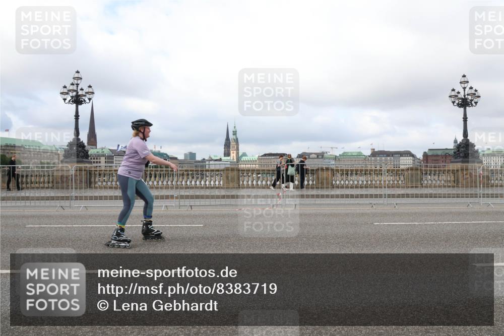 29.06.2025 - hella hamburg halbmarathon Lena Gebhardt http://msf.ph/oto/8383719 29.06.2025 09:15:25 Lombardsbrücke  meine-sportfotos.de