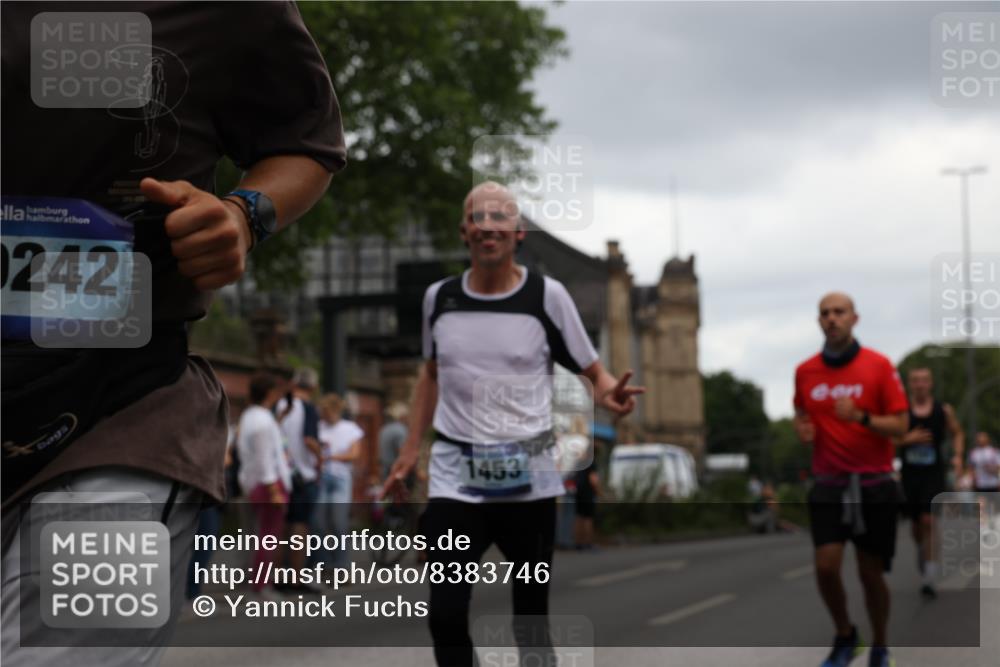 29.06.2025 - hella hamburg halbmarathon Yannick Fuchs http://msf.ph/oto/8383746 29.06.2025 10:55:07 20KM 1188, 1453, 1823, 2426, 2661, 3698, 5379, 5602, 5603, 5613, 5775, 6674, 6708, 6921, 7250, 7306, 7759, 7761, 8177, 8483, 9071, 9453, 9611, 9984, 10295, 10882, 11515, 12377, 12789, 12908, 13459, 13516, 13558, 16621, 17145, 17181, 17226, 17670, 17951, 18133, 18757, 19117, 19146, 19242 meine-sportfotos.de