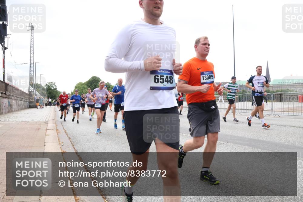 29.06.2025 - hella hamburg halbmarathon Lena Gebhardt http://msf.ph/oto/8383772 29.06.2025 10:40:25 Lombardsbrücke 5113, 5351, 6548, 13005, 1276, 1018, 1037, 1058, 1076, 1291, 1691, 2019, 2042, 2109, 2173, 2206, 2254, 2515, 2572, 2762, 2763, 2866, 2888, 3237, 3293, 3295, 3515, 3607, 3808, 3810, 4044, 4173, 4271, 4411, 4471, 4612, 4756, 4906, 5059, 5113, 5229, 5263, 5351, 5352, 5702, 5877, 5901, 5975, 6076, 6097, 6163, 6229, 6278, 6280, 6363, 6463, 6548, 6673, 6750, 6866, 6876, 6890, 6920, 7108, 7174, 7455, 7456, 7675, 7850, 7956, 8307, 8378, 8391 meine-sportfotos.de
