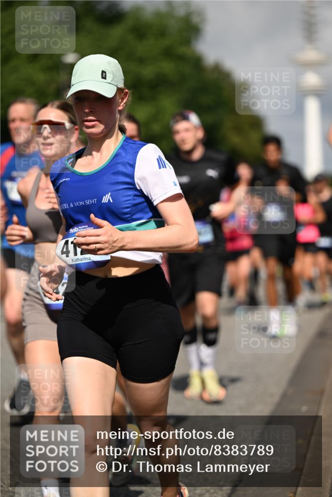 29.06.2025 - hella hamburg halbmarathon Dr. Thomas Lammeyer http://msf.ph/oto/8383789 29.06.2025 09:59:16 Kennedybrücke 1200, 1461, 1630, 1683, 1696, 1706, 1884, 2207, 2287, 2411, 2706, 2708, 3087, 3213, 3435, 3692, 3747, 3985, 4088, 4093, 4121, 4189, 4324, 4345, 4601, 4847, 4890, 5102, 5421, 5459, 5638, 5915, 6009, 6027, 6054, 6421, 6532, 6662, 6691, 6836, 6938, 7052, 7056, 7312, 7367, 7659, 8139, 8153, 8205, 8216, 8218, 8234, 8302, 8371, 8454, 8487, 8577, 8693, 8720, 8856, 8899, 8927, 8955, 8977, 9386, 9529, 9786, 9959, 10053, 10115, 10184, 10263, 11356 meine-sportfotos.de