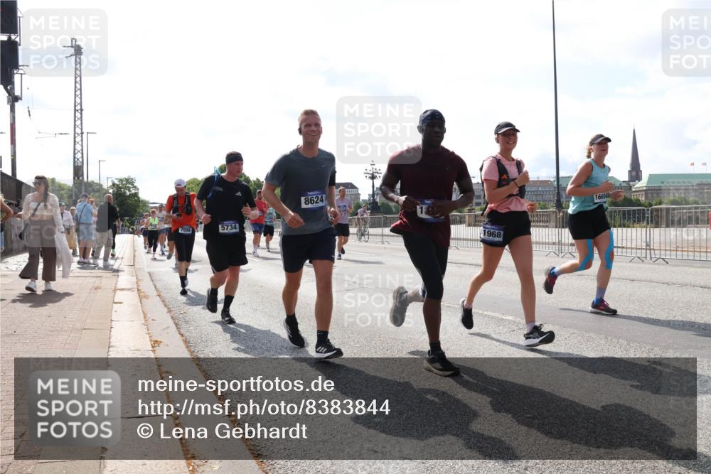 29.06.2025 - hella hamburg halbmarathon Lena Gebhardt http://msf.ph/oto/8383844 29.06.2025 10:02:52 Lombardsbrücke 7888, 5734, 8624, 1968, 16654, 1128, 1414, 1482, 1702, 1733, 2685, 2712, 2780, 2782, 2810, 2819, 3225, 3572, 3630, 3780, 3919, 3976, 4066, 4204, 4613, 4665, 4904, 5734, 6208, 6217, 6708, 6752, 6815, 6860, 6997, 7049, 7210, 7211, 7323, 7869, 7888, 8003, 8364, 8481, 8483, 8614, 8624, 8662, 8749, 9006, 9131, 9439, 9554, 9986, 10128, 10295, 10539, 11191, 11250, 11515, 11670, 11702, 11782, 11935, 11968, 12169, 12422, 12908, 13664, 13874, 14224 meine-sportfotos.de