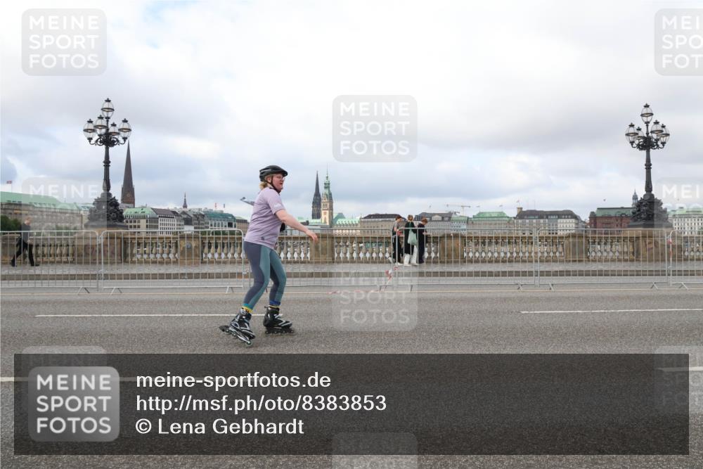 29.06.2025 - hella hamburg halbmarathon Lena Gebhardt http://msf.ph/oto/8383853 29.06.2025 09:15:25 Lombardsbrücke  meine-sportfotos.de
