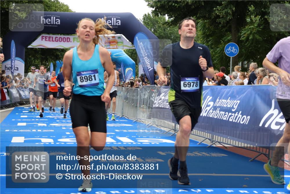 29.06.2025 - hella hamburg halbmarathon Strokosch-Dieckow http://msf.ph/oto/8383881 29.06.2025 10:46:28 Ziel 2222, 2842, 4237, 4497, 5459, 6421, 6978, 7335, 8482, 8981, 9232, 9386, 9529, 9786, 11185, 11773, 12171, 12651, 12891, 13525, 13698, 14045, 14228, 14482, 15133, 15157, 15206, 16127, 17281, 17461, 18211, 18637, 18882, 19209 meine-sportfotos.de