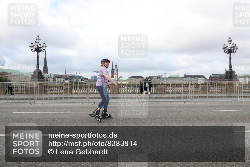 29.06.2025 - hella hamburg halbmarathon Lena Gebhardt http://msf.ph/oto/8383914 29.06.2025 09:15:25 Lombardsbrücke  meine-sportfotos.de