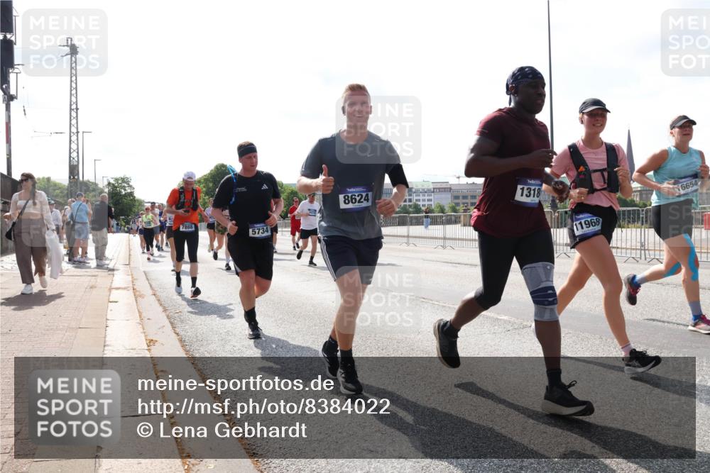 29.06.2025 - hella hamburg halbmarathon Lena Gebhardt http://msf.ph/oto/8384022 29.06.2025 10:02:52 Lombardsbrücke 7888, 5734, 8624, 1318, 6654, 11968, 1128, 1414, 1482, 1702, 1733, 2685, 2712, 2780, 2782, 2810, 2819, 3225, 3572, 3630, 3780, 3919, 3976, 4066, 4204, 4613, 4665, 4904, 5734, 6208, 6217, 6708, 6752, 6815, 6860, 6997, 7049, 7210, 7211, 7323, 7869, 7888, 8003, 8364, 8481, 8483, 8614, 8624, 8662, 8749, 9006, 9131, 9439, 9554, 9986, 10128, 10295, 10539, 11191, 11250, 11515, 11670, 11702, 11782, 11935, 11968, 12169, 12422, 12908, 13664, 13874, 14224 meine-sportfotos.de
