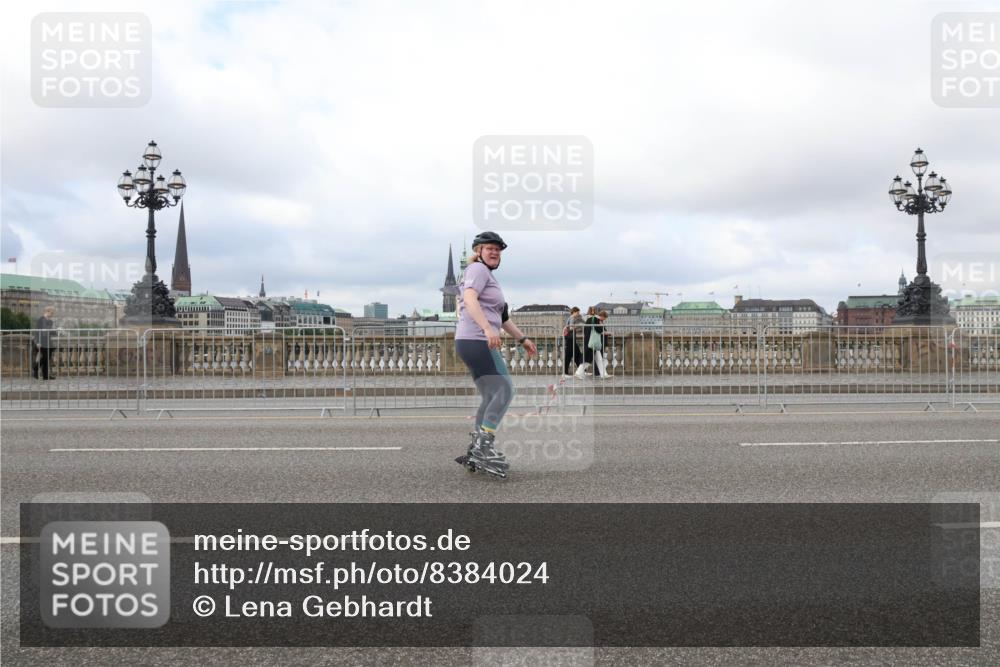 29.06.2025 - hella hamburg halbmarathon Lena Gebhardt http://msf.ph/oto/8384024 29.06.2025 09:15:25 Lombardsbrücke  meine-sportfotos.de