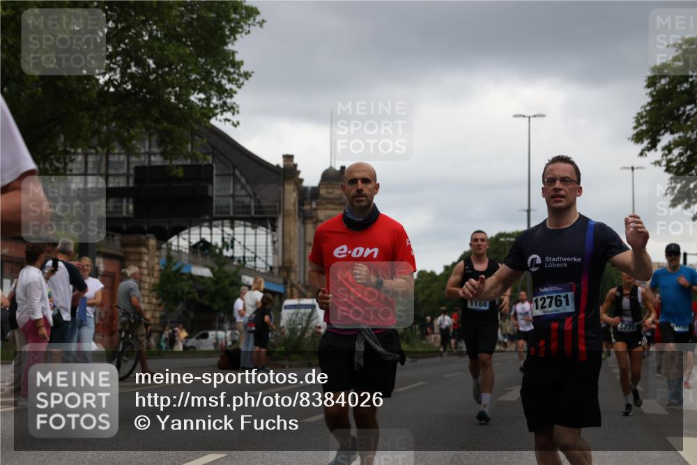 29.06.2025 - hella hamburg halbmarathon Yannick Fuchs http://msf.ph/oto/8384026 29.06.2025 10:55:08 20KM 1188, 1453, 1823, 2426, 2661, 3698, 5379, 5602, 5603, 5613, 5775, 6674, 6708, 6921, 7250, 7306, 7759, 7761, 8177, 8483, 9071, 9453, 9611, 9984, 10295, 10882, 11515, 12377, 12789, 12908, 13459, 13516, 13558, 16621, 17145, 17181, 17226, 17670, 17951, 18133, 18757, 19117, 19146, 19242 meine-sportfotos.de