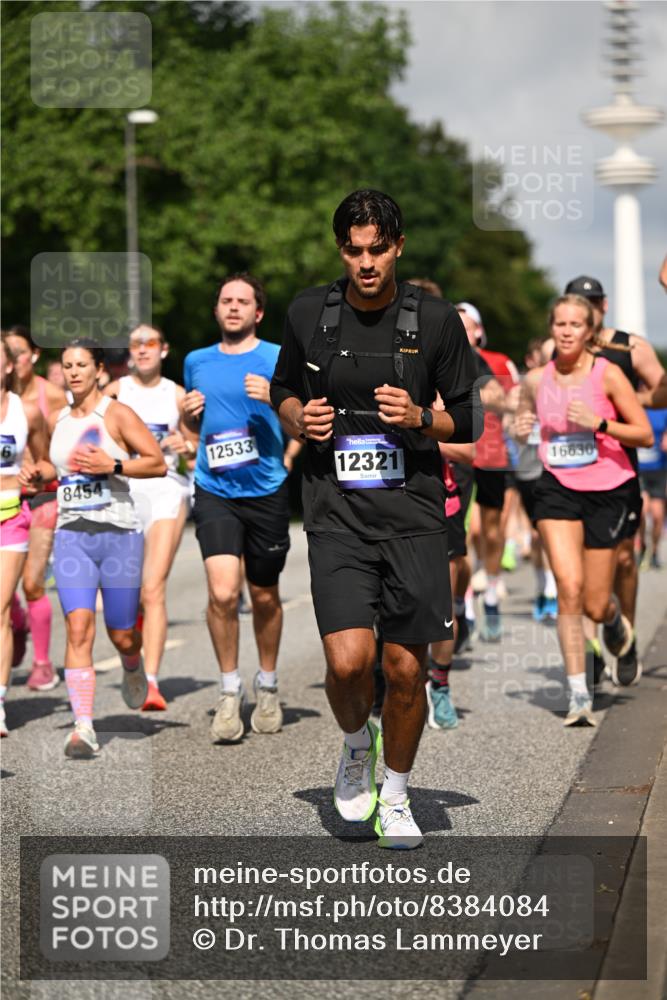 29.06.2025 - hella hamburg halbmarathon Dr. Thomas Lammeyer http://msf.ph/oto/8384084 29.06.2025 09:59:18 Kennedybrücke 1200, 1461, 1630, 1683, 1696, 1706, 1884, 2207, 2287, 2411, 2706, 2708, 3087, 3213, 3435, 3654, 3692, 3985, 4088, 4121, 4189, 4324, 4345, 4601, 4847, 4890, 5102, 5421, 5459, 5638, 5915, 6009, 6027, 6054, 6421, 6532, 6691, 6836, 6938, 7052, 7056, 7269, 7312, 7367, 7657, 8139, 8153, 8205, 8216, 8218, 8234, 8302, 8371, 8454, 8487, 8577, 8720, 8856, 8899, 8927, 8955, 8977, 9386, 9491, 9529, 9786, 9959, 10053, 10115, 10184, 10263, 11356 meine-sportfotos.de