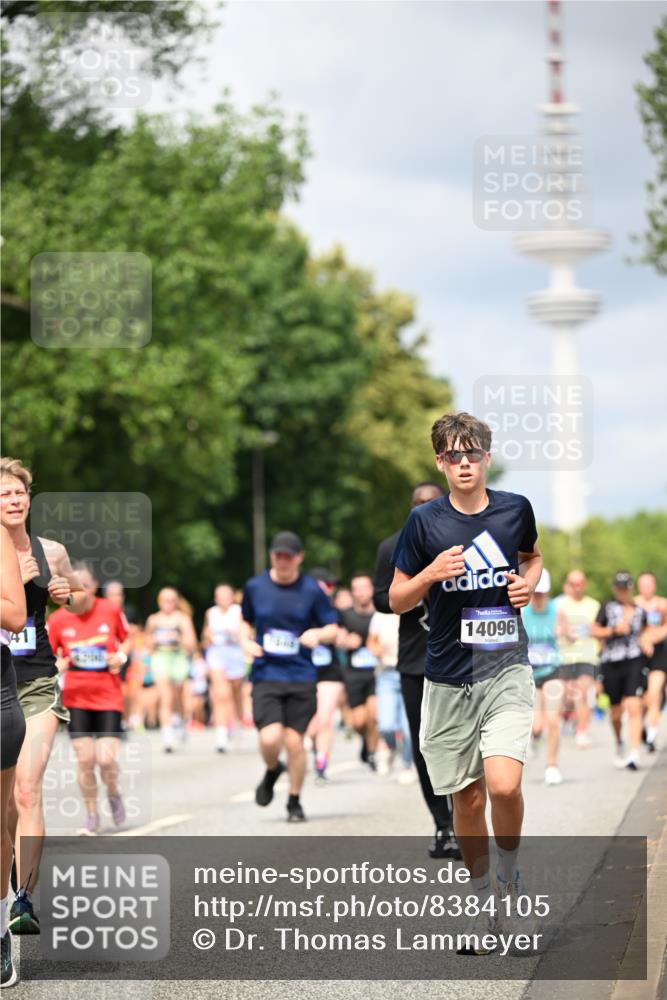 29.06.2025 - hella hamburg halbmarathon Dr. Thomas Lammeyer http://msf.ph/oto/8384105 29.06.2025 10:42:49 Kennedybrücke 1457, 1596, 1721, 1791, 2113, 2151, 2486, 2693, 2786, 3094, 3095, 3242, 3323, 3338, 3716, 3841, 3927, 4139, 4155, 4259, 4260, 5085, 5089, 5155, 5161, 5300, 5713, 6199, 6200, 6695, 6696, 6751, 6930, 7117, 7118, 7119, 7165, 7371, 7552, 7561, 7692, 7849, 7914, 8583, 8615, 8635, 8747, 9004, 9424, 9500, 9689, 9699, 10584 meine-sportfotos.de