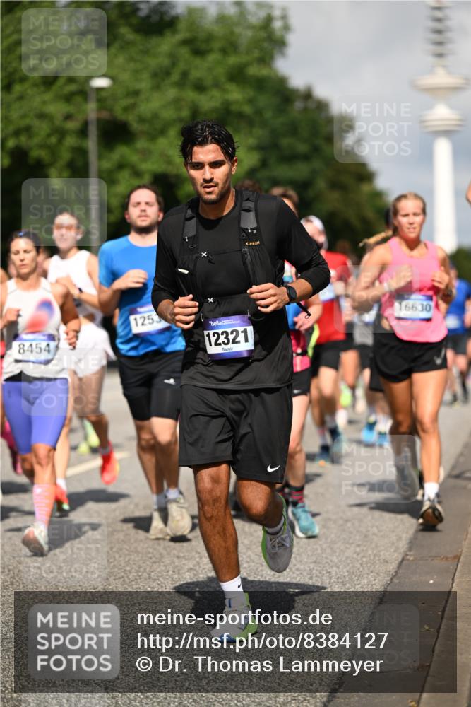 29.06.2025 - hella hamburg halbmarathon Dr. Thomas Lammeyer http://msf.ph/oto/8384127 29.06.2025 09:59:18 Kennedybrücke 1200, 1461, 1630, 1683, 1696, 1706, 1884, 2207, 2287, 2411, 2706, 2708, 3087, 3213, 3435, 3654, 3692, 3985, 4088, 4121, 4189, 4324, 4345, 4601, 4847, 4890, 5102, 5421, 5459, 5638, 5915, 6009, 6027, 6054, 6421, 6532, 6691, 6836, 6938, 7052, 7056, 7269, 7312, 7367, 7657, 8139, 8153, 8205, 8216, 8218, 8234, 8302, 8371, 8454, 8487, 8577, 8720, 8856, 8899, 8927, 8955, 8977, 9386, 9491, 9529, 9786, 9959, 10053, 10115, 10184, 10263, 11356 meine-sportfotos.de