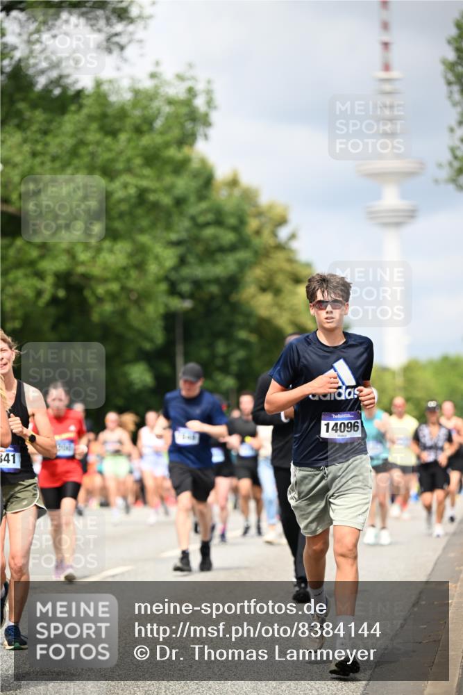 29.06.2025 - hella hamburg halbmarathon Dr. Thomas Lammeyer http://msf.ph/oto/8384144 29.06.2025 10:42:49 Kennedybrücke 1457, 1596, 1721, 1791, 2113, 2151, 2486, 2693, 2786, 3094, 3095, 3242, 3323, 3338, 3716, 3841, 3927, 4139, 4155, 4259, 4260, 5085, 5089, 5155, 5161, 5300, 5713, 6199, 6200, 6695, 6696, 6751, 6930, 7117, 7118, 7119, 7165, 7371, 7552, 7561, 7692, 7849, 7914, 8583, 8615, 8635, 8747, 9004, 9424, 9500, 9689, 9699, 10584 meine-sportfotos.de