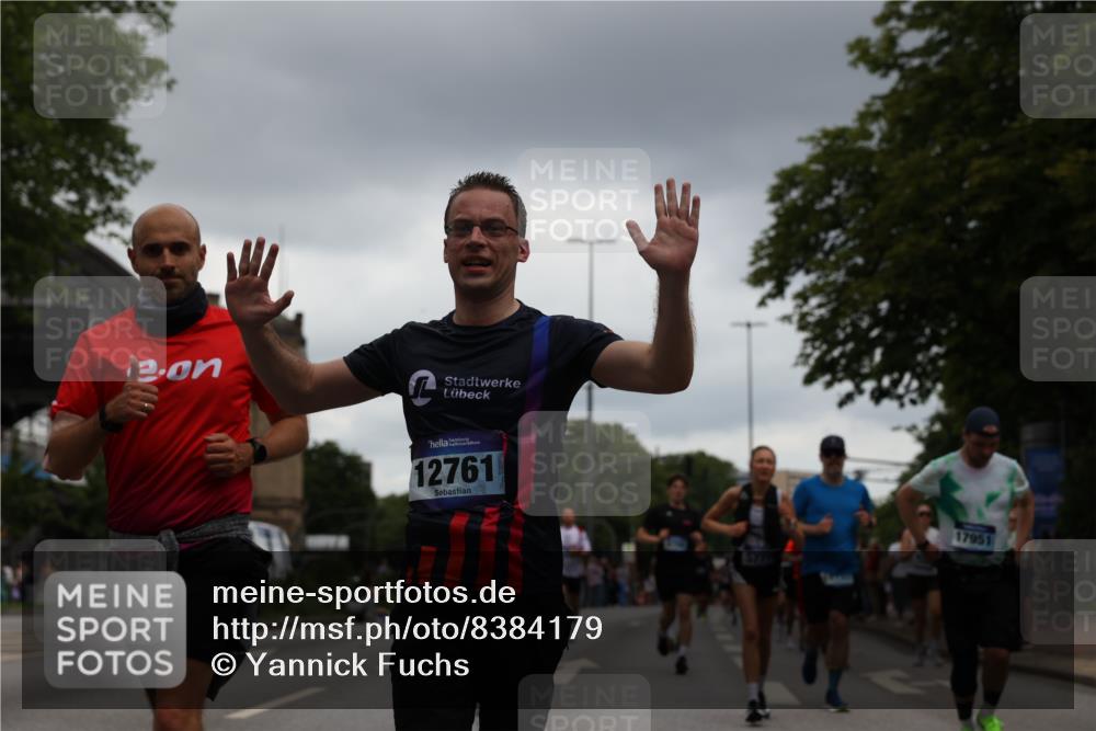 29.06.2025 - hella hamburg halbmarathon Yannick Fuchs http://msf.ph/oto/8384179 29.06.2025 10:55:08 20KM 1188, 1453, 1823, 2426, 2661, 3698, 5379, 5602, 5603, 5613, 5775, 6674, 6708, 6921, 7250, 7306, 7759, 7761, 8177, 8483, 9071, 9453, 9611, 9984, 10295, 10882, 11515, 12377, 12789, 12908, 13459, 13516, 13558, 16621, 17145, 17181, 17226, 17670, 17951, 18133, 18757, 19117, 19146, 19242 meine-sportfotos.de