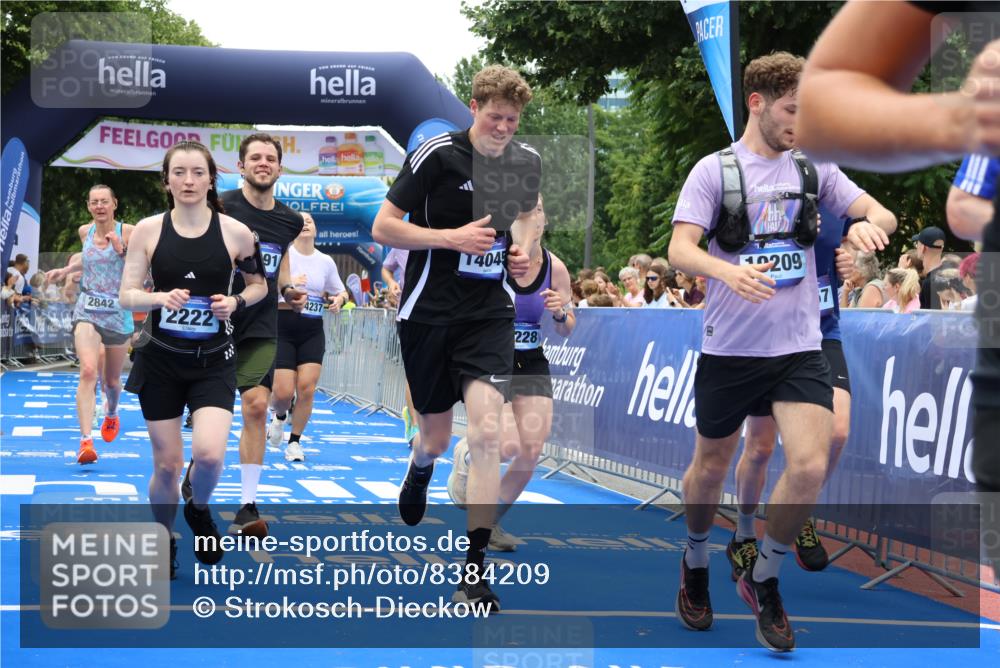 29.06.2025 - hella hamburg halbmarathon Strokosch-Dieckow http://msf.ph/oto/8384209 29.06.2025 10:46:25 Ziel 1600, 2222, 2842, 4237, 4497, 5459, 6421, 6691, 6978, 7335, 8142, 8482, 8981, 9232, 9386, 9529, 9786, 11185, 11773, 12171, 12651, 12891, 13698, 14045, 14200, 14228, 14262, 14482, 15157, 16127, 17281, 17461, 18118, 18211, 18637, 18882, 19209 meine-sportfotos.de