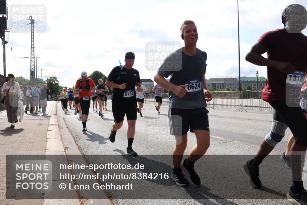 29.06.2025 - hella hamburg halbmarathon Lena Gebhardt http://msf.ph/oto/8384216 29.06.2025 10:02:52 Lombardsbrücke 7888, 5734, 8624, 1318, 1128, 1414, 1482, 1702, 1733, 2685, 2712, 2780, 2782, 2810, 2819, 3225, 3572, 3630, 3780, 3919, 3976, 4066, 4204, 4613, 4665, 4904, 5734, 6208, 6217, 6708, 6752, 6815, 6860, 6997, 7049, 7210, 7211, 7323, 7869, 7888, 8003, 8364, 8481, 8483, 8614, 8624, 8662, 8749, 9006, 9131, 9439, 9554, 9986, 10128, 10295, 10539, 11191, 11250, 11515, 11670, 11702, 11782, 11935, 11968, 12169, 12422, 12908, 13664, 13874, 14224 meine-sportfotos.de
