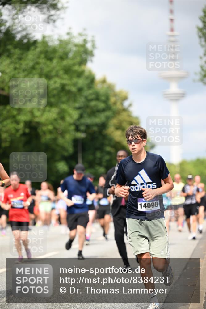 29.06.2025 - hella hamburg halbmarathon Dr. Thomas Lammeyer http://msf.ph/oto/8384231 29.06.2025 10:42:50 Kennedybrücke 1457, 1596, 1721, 1791, 2113, 2151, 2486, 2693, 2786, 3094, 3095, 3242, 3323, 3338, 3716, 3841, 3927, 4139, 4155, 4259, 4260, 5085, 5089, 5155, 5161, 5300, 5713, 6199, 6200, 6695, 6696, 6751, 6930, 7117, 7118, 7119, 7165, 7371, 7552, 7561, 7692, 7849, 7914, 8583, 8615, 8635, 8747, 9004, 9424, 9500, 9689, 9699, 10584 meine-sportfotos.de
