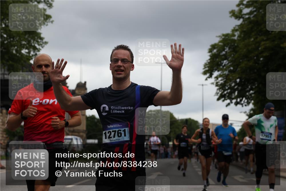 29.06.2025 - hella hamburg halbmarathon Yannick Fuchs http://msf.ph/oto/8384238 29.06.2025 10:55:08 20KM 1188, 1453, 1823, 2426, 2661, 3698, 5379, 5602, 5603, 5613, 5775, 6674, 6708, 6921, 7250, 7306, 7759, 7761, 8177, 8483, 9071, 9453, 9611, 9984, 10295, 10882, 11515, 12377, 12789, 12908, 13459, 13516, 13558, 16621, 17145, 17181, 17226, 17670, 17951, 18133, 18757, 19117, 19146, 19242 meine-sportfotos.de