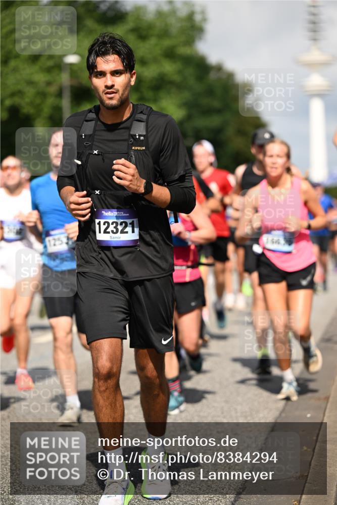 29.06.2025 - hella hamburg halbmarathon Dr. Thomas Lammeyer http://msf.ph/oto/8384294 29.06.2025 09:59:19 Kennedybrücke 1151, 1200, 1461, 1630, 1683, 1689, 1696, 1706, 1884, 2207, 2706, 2708, 3213, 3435, 3654, 3692, 3985, 4088, 4121, 4189, 4324, 4345, 4601, 4847, 4890, 5102, 5421, 5459, 5638, 5915, 6009, 6027, 6054, 6421, 6532, 6691, 6938, 7052, 7056, 7269, 7312, 7367, 7657, 8139, 8153, 8205, 8216, 8218, 8234, 8302, 8371, 8454, 8487, 8577, 8720, 8856, 8899, 8927, 8955, 8977, 9386, 9491, 9529, 9786, 9959, 10053, 10115, 10184, 10263, 11356 meine-sportfotos.de