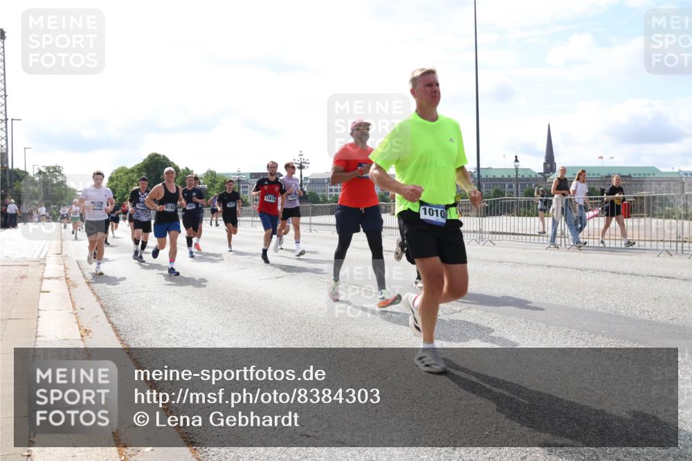 29.06.2025 - hella hamburg halbmarathon Lena Gebhardt http://msf.ph/oto/8384303 29.06.2025 10:15:45 Lombardsbrücke 13818, 7350, 9192, 1010, 1156, 1440, 1651, 2076, 2110, 2436, 2720, 2989, 3167, 3417, 4007, 4466, 4492, 4494, 5069, 5271, 5423, 5739, 6376, 6576, 7452, 7809, 7810, 7897, 7941, 7942, 8256, 8554, 8746, 8885, 9192, 9307, 9423, 9657, 9675, 9784, 9847, 9997, 10108, 10608, 10775, 10858, 11113, 11303, 11478, 11774, 11783, 11818, 12427, 12457, 12469, 12521, 13179, 13197, 13453, 13500, 13818, 13951, 14413, 14423, 14550, 14552, 15150, 15307, 15740 meine-sportfotos.de