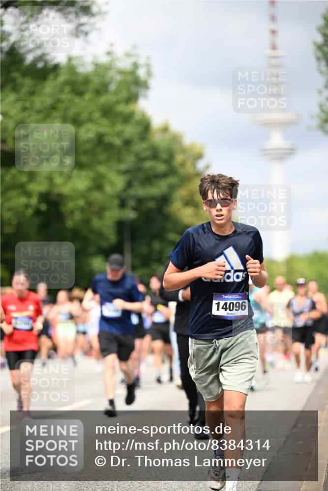 29.06.2025 - hella hamburg halbmarathon Dr. Thomas Lammeyer http://msf.ph/oto/8384314 29.06.2025 10:42:50 Kennedybrücke 1457, 1596, 1721, 1791, 2113, 2151, 2486, 2693, 2786, 3094, 3095, 3242, 3323, 3338, 3716, 3841, 3927, 4139, 4155, 4259, 4260, 5085, 5089, 5155, 5161, 5300, 5713, 6199, 6200, 6695, 6696, 6751, 6930, 7117, 7118, 7119, 7165, 7371, 7552, 7561, 7692, 7849, 7914, 8583, 8615, 8635, 8747, 9004, 9424, 9500, 9689, 9699, 10584 meine-sportfotos.de
