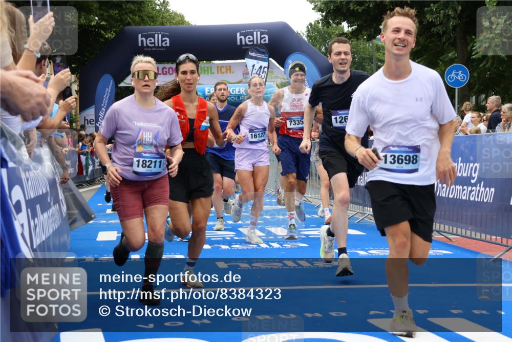 29.06.2025 - hella hamburg halbmarathon Strokosch-Dieckow http://msf.ph/oto/8384323 29.06.2025 10:46:22 Ziel 1600, 2222, 2842, 3056, 4237, 4497, 6421, 6691, 6978, 7335, 8142, 8981, 9386, 9497, 9786, 11185, 11773, 12171, 12651, 12891, 13698, 14045, 14200, 14228, 14262, 14482, 15157, 16127, 18118, 18211, 18637, 19209 meine-sportfotos.de