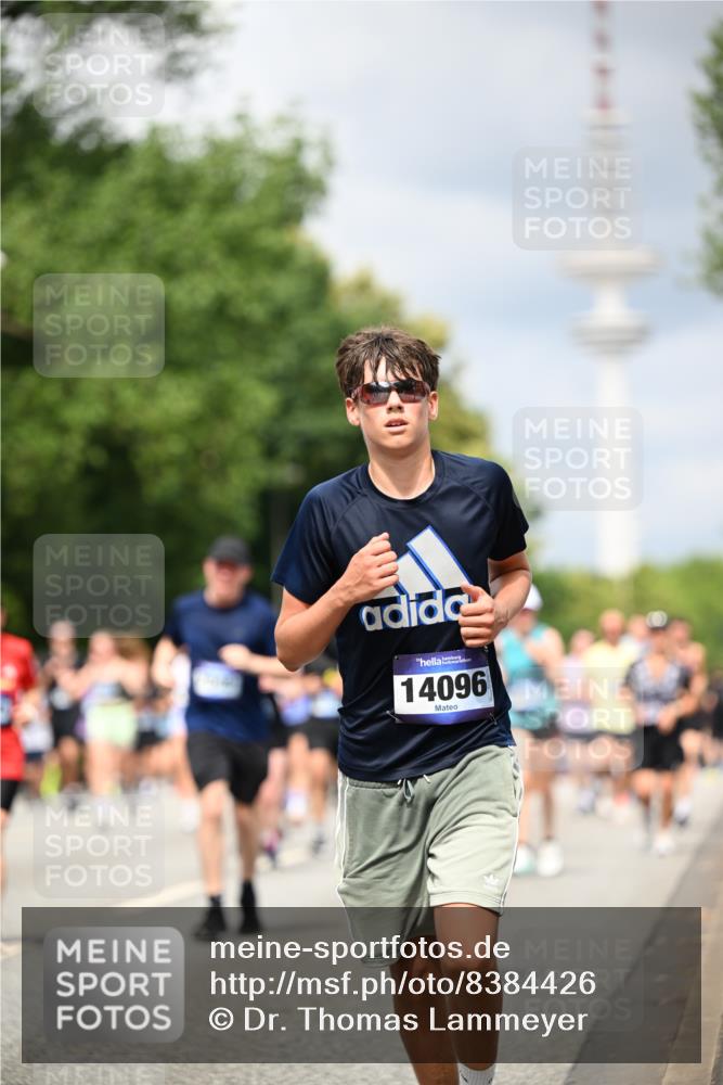 29.06.2025 - hella hamburg halbmarathon Dr. Thomas Lammeyer http://msf.ph/oto/8384426 29.06.2025 10:42:51 Kennedybrücke 1457, 1596, 1721, 2113, 2151, 2486, 2693, 2786, 3094, 3095, 3242, 3323, 3338, 3841, 3927, 4139, 4155, 4259, 4260, 5085, 5089, 5155, 5161, 5300, 6199, 6200, 6695, 6696, 6751, 7117, 7118, 7119, 7165, 7371, 7552, 7561, 7692, 7849, 7914, 8583, 8635, 8747, 9004, 9424, 9500, 9689, 9699, 10584 meine-sportfotos.de