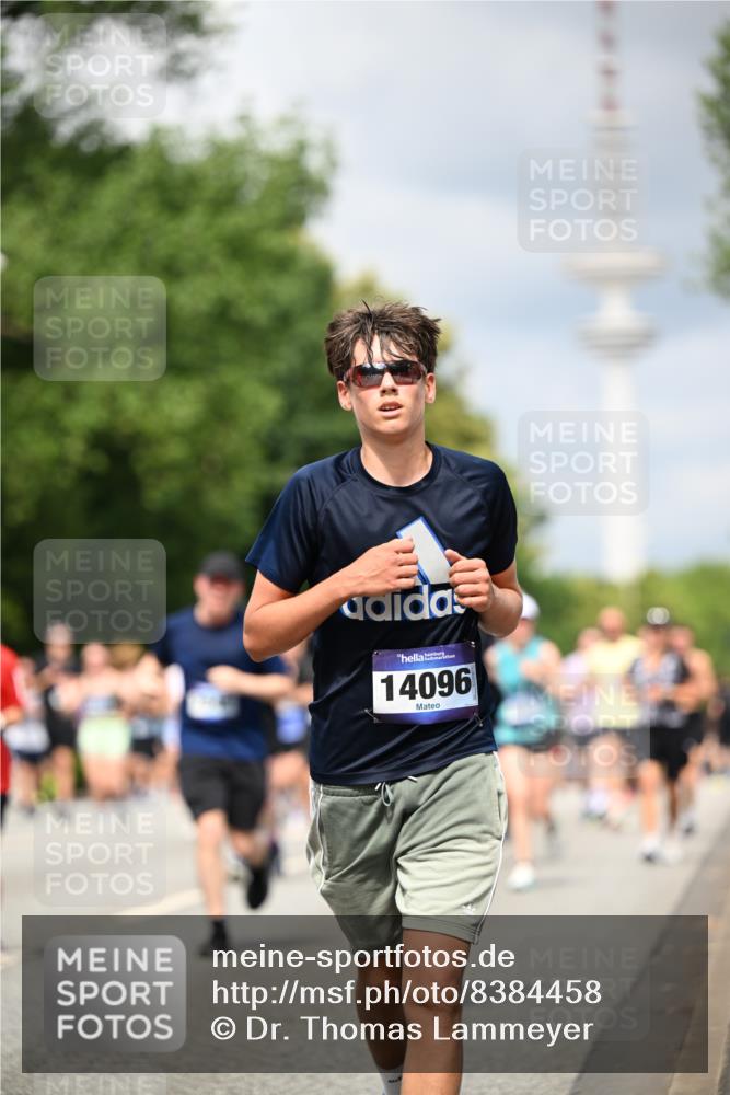 29.06.2025 - hella hamburg halbmarathon Dr. Thomas Lammeyer http://msf.ph/oto/8384458 29.06.2025 10:42:51 Kennedybrücke 1457, 1596, 1721, 2113, 2151, 2486, 2693, 2786, 3094, 3095, 3242, 3323, 3338, 3841, 3927, 4139, 4155, 4259, 4260, 5085, 5089, 5155, 5161, 5300, 6199, 6200, 6695, 6696, 6751, 7117, 7118, 7119, 7165, 7371, 7552, 7561, 7692, 7849, 7914, 8583, 8635, 8747, 9004, 9424, 9500, 9689, 9699, 10584 meine-sportfotos.de
