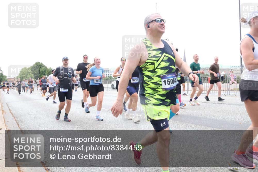 29.06.2025 - hella hamburg halbmarathon Lena Gebhardt http://msf.ph/oto/8384459 29.06.2025 10:49:41 Lombardsbrücke 3183, 180, 16944, 9261, 15064, 1040, 1041, 1487, 1511, 1525, 1625, 1805, 1888, 2067, 2212, 2466, 2527, 2541, 2668, 2862, 2927, 2997, 3070, 3183, 3232, 3383, 3943, 4525, 4527, 4589, 4769, 4809, 4870, 5076, 5106, 5463, 5552, 5694, 6191, 6694, 6989, 7301, 7305, 7339, 7366, 7650, 7679, 7931, 7936, 8065, 8549, 9015, 9162, 9245, 9261, 10033, 10038, 10130, 10333, 10403, 10479, 10683, 10704, 11558, 11631, 12124, 12388, 13764, 14545, 14692 meine-sportfotos.de