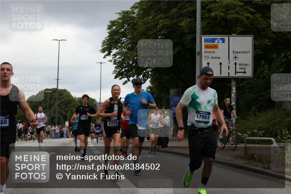 29.06.2025 - hella hamburg halbmarathon Yannick Fuchs http://msf.ph/oto/8384502 29.06.2025 10:55:09 20KM 1188, 1453, 1823, 2426, 2661, 3698, 5379, 5602, 5603, 5613, 5775, 6674, 6708, 6921, 7250, 7306, 7759, 7761, 8177, 8483, 9071, 9453, 9611, 9984, 10295, 10882, 11515, 12377, 12789, 12908, 13459, 13516, 13558, 15008, 16621, 17145, 17181, 17226, 17670, 17951, 18133, 18757, 19242 meine-sportfotos.de