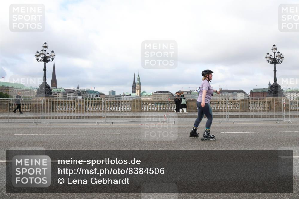 29.06.2025 - hella hamburg halbmarathon Lena Gebhardt http://msf.ph/oto/8384506 29.06.2025 09:15:26 Lombardsbrücke  meine-sportfotos.de