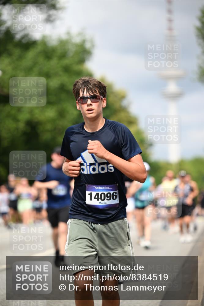 29.06.2025 - hella hamburg halbmarathon Dr. Thomas Lammeyer http://msf.ph/oto/8384519 29.06.2025 10:42:51 Kennedybrücke 1457, 1596, 1721, 2113, 2151, 2486, 2693, 2786, 3094, 3095, 3242, 3323, 3338, 3841, 3927, 4139, 4155, 4259, 4260, 5085, 5089, 5155, 5161, 5300, 6199, 6200, 6695, 6696, 6751, 7117, 7118, 7119, 7165, 7371, 7552, 7561, 7692, 7849, 7914, 8583, 8635, 8747, 9004, 9424, 9500, 9689, 9699, 10584 meine-sportfotos.de
