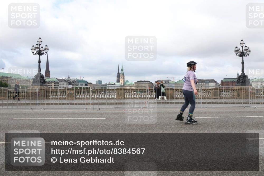 29.06.2025 - hella hamburg halbmarathon Lena Gebhardt http://msf.ph/oto/8384567 29.06.2025 09:15:26 Lombardsbrücke  meine-sportfotos.de