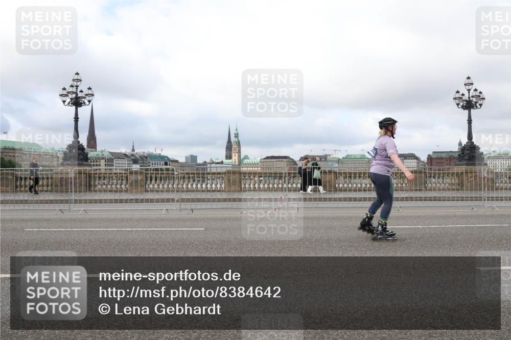 29.06.2025 - hella hamburg halbmarathon Lena Gebhardt http://msf.ph/oto/8384642 29.06.2025 09:15:26 Lombardsbrücke  meine-sportfotos.de