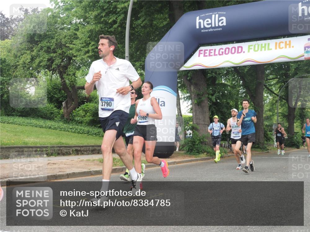 29.06.2025 - hella hamburg halbmarathon KatJ http://msf.ph/oto/8384785 29.06.2025 10:25:45 Zwischen KM18-KM19 2196, 3790, 5092, 5307, 7482 meine-sportfotos.de