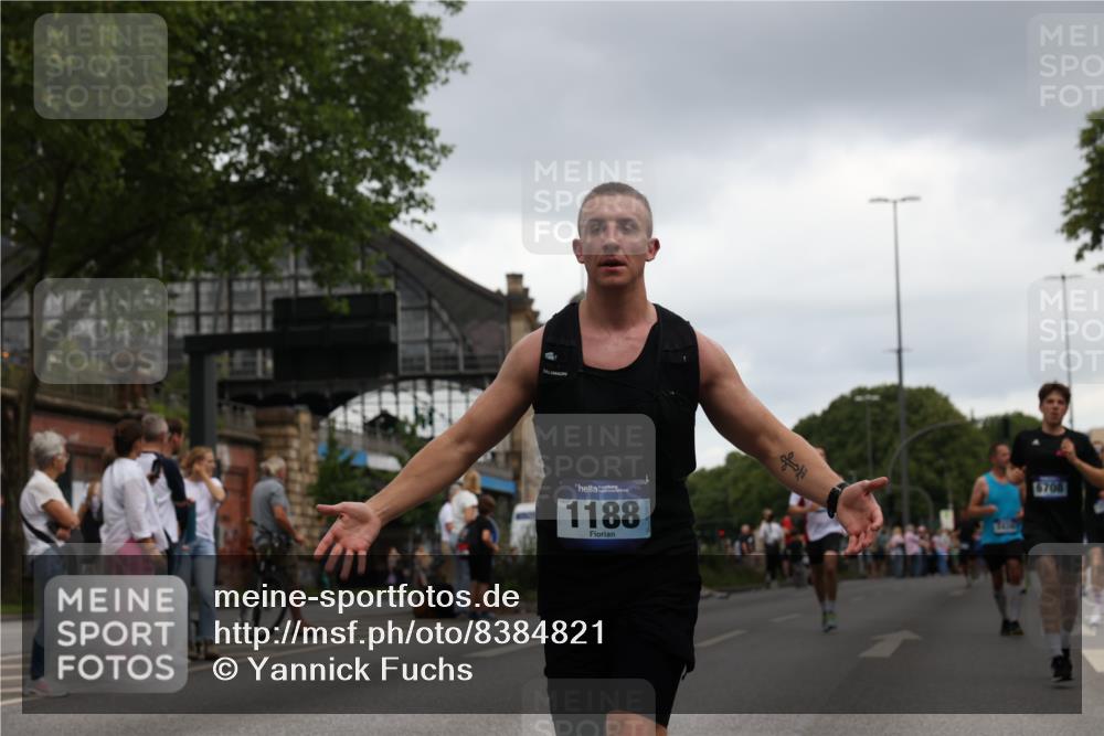 29.06.2025 - hella hamburg halbmarathon Yannick Fuchs http://msf.ph/oto/8384821 29.06.2025 10:55:10 20KM 1188, 1453, 1823, 2426, 2661, 3698, 5379, 5602, 5603, 5613, 5775, 6674, 6708, 6921, 7250, 7306, 7759, 7761, 8177, 8483, 9071, 9453, 9611, 9752, 9984, 10295, 10882, 11515, 12377, 12789, 12908, 13459, 13516, 13558, 15008, 16621, 17145, 17181, 17226, 17670, 17951, 18133, 18757, 19242 meine-sportfotos.de