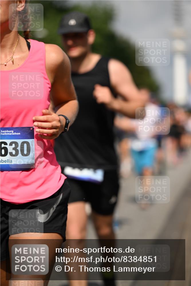 29.06.2025 - hella hamburg halbmarathon Dr. Thomas Lammeyer http://msf.ph/oto/8384851 29.06.2025 09:59:21 Kennedybrücke 1151, 1200, 1216, 1461, 1630, 1683, 1689, 1696, 1706, 1884, 2207, 2706, 2708, 3213, 3435, 3654, 3692, 3985, 4033, 4088, 4121, 4127, 4189, 4324, 4345, 4601, 4847, 4890, 5421, 5459, 5915, 6009, 6054, 6421, 6532, 6691, 6938, 7052, 7056, 7269, 7312, 7332, 7367, 7657, 8139, 8153, 8205, 8216, 8234, 8302, 8454, 8487, 8577, 8720, 8856, 8899, 8927, 8955, 8977, 9386, 9491, 9529, 9551, 9786, 9934, 9959, 10115, 10184, 10263, 11356 meine-sportfotos.de