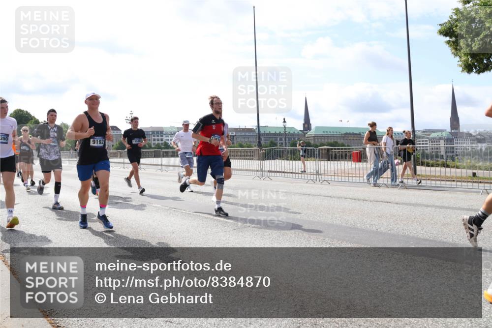 29.06.2025 - hella hamburg halbmarathon Lena Gebhardt http://msf.ph/oto/8384870 29.06.2025 10:15:46 Lombardsbrücke 350, 149, 9192, 15570, 12, 13818, 1156, 1440, 1651, 2076, 2110, 2436, 2720, 2989, 3167, 3417, 4007, 4466, 4492, 4494, 4828, 5069, 5271, 5423, 5739, 6376, 6576, 7452, 7809, 7810, 7897, 7941, 7942, 8256, 8554, 8746, 8885, 9192, 9307, 9423, 9657, 9675, 9784, 9997, 10108, 10608, 10775, 10858, 11113, 11303, 11478, 11774, 11783, 11818, 12427, 12457, 12469, 12521, 13179, 13197, 13453, 13500, 13818, 13951, 14413, 14423, 14550, 14552, 15150, 15307, 15740 meine-sportfotos.de